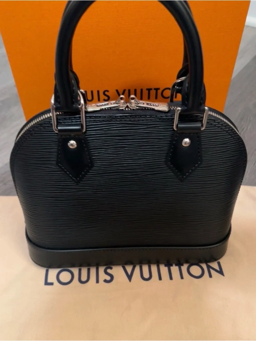 Louis Vuitton louis vuitton
